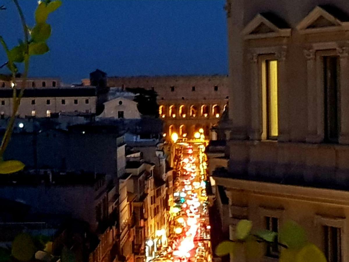 Casa Terrazza Colosseo โรม ภายนอก รูปภาพ